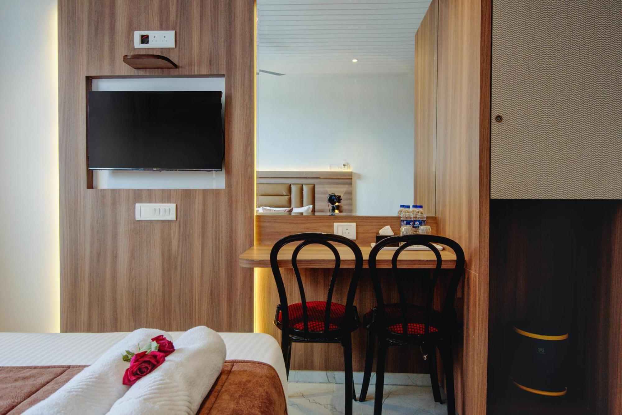 Hotel Galaxy Inn Navi Mumbai Zewnętrze zdjęcie