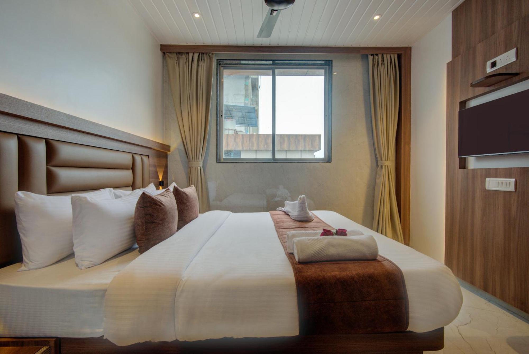 Hotel Galaxy Inn Navi Mumbai Zewnętrze zdjęcie