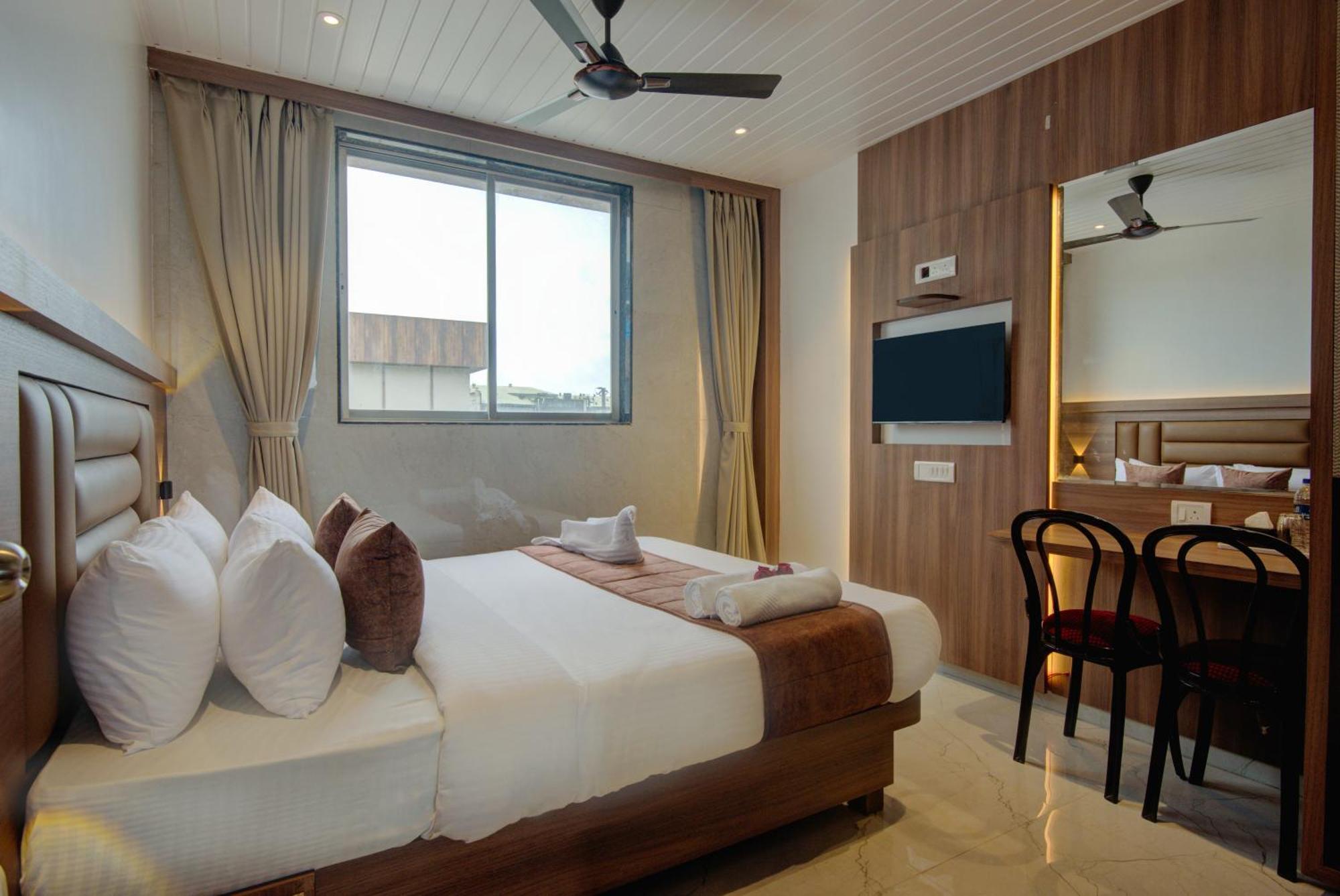 Hotel Galaxy Inn Navi Mumbai Zewnętrze zdjęcie